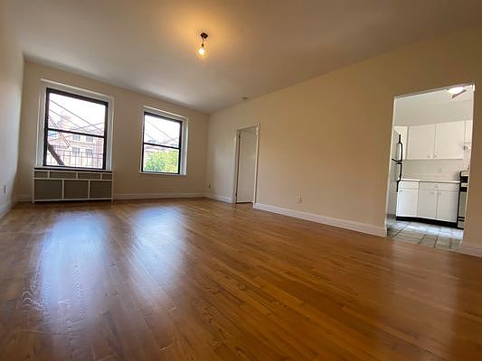 1st image of 22 W 77th St #51/2