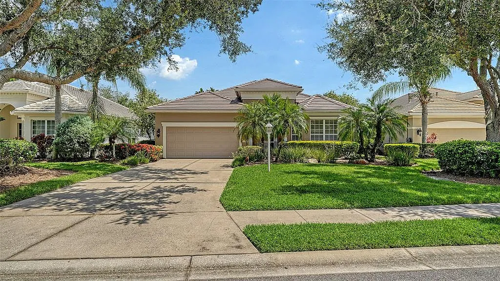 3 bed, 2.0 bath, 2032 sqft, $6,500 — Photo 1
