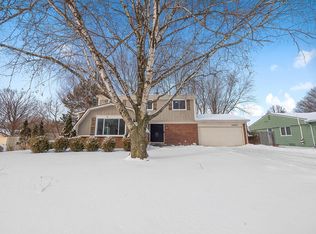 22511 Sheridan Rd, Novi, MI 48375