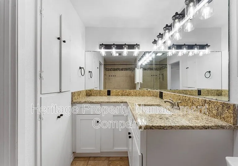 3614 Versailles Dr — Photo 30