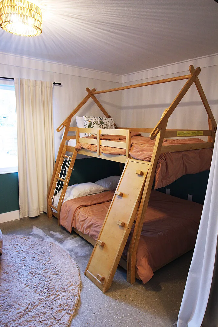 Family-friendly coastal escape Pool Game Room — Photo 3