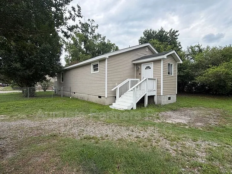 717 Eve St — Photo 18