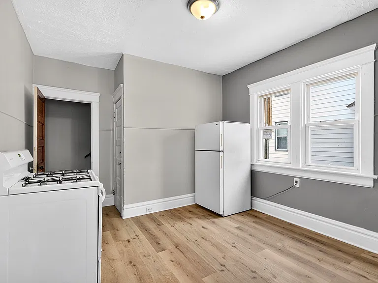 458 Kling St — Photo 5