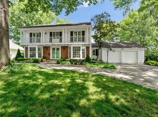 9317 Alhambra St, Prairie Village, KS 66207