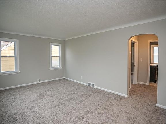 5th image of 5211 E 115th St