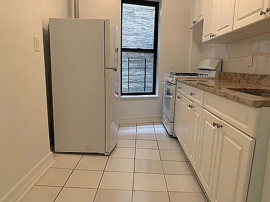 Rented by Bruma Realty LLC | media 6