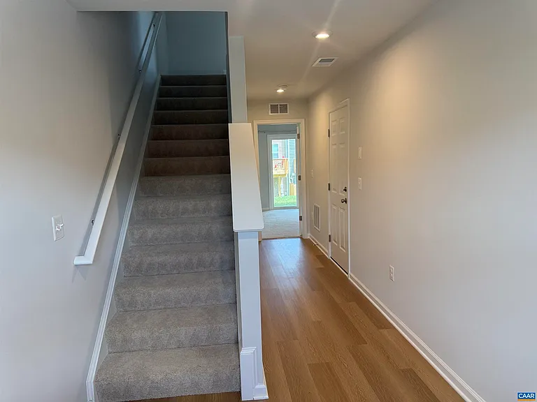 37 Laurin St — Photo 19