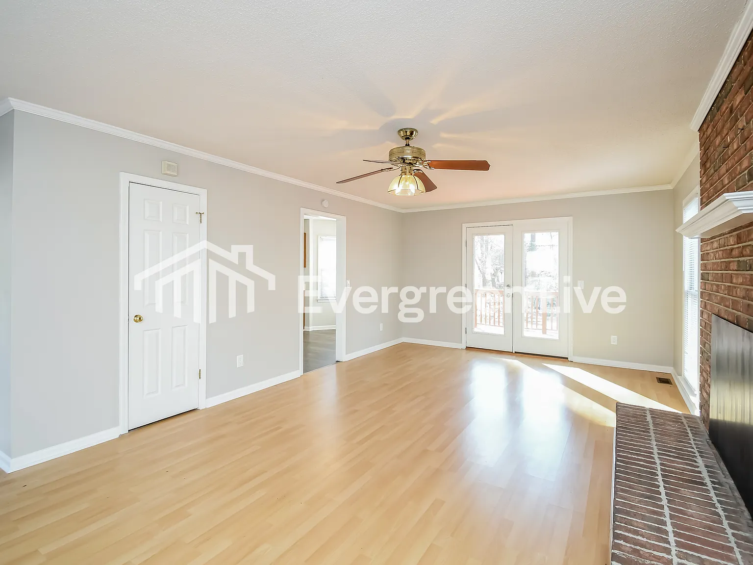 3 bed, 2.5 bath, 1574 sqft, $1,645 — Photo 4