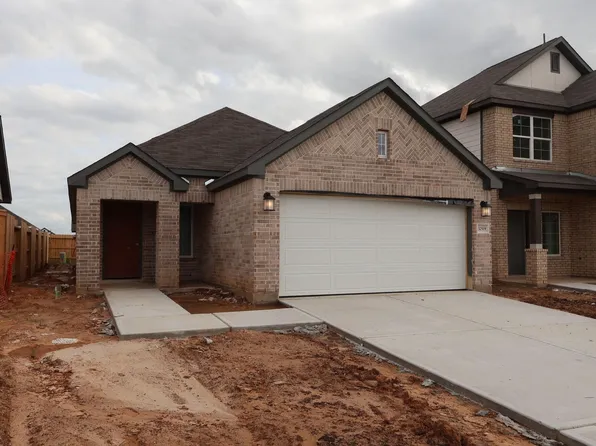 32519 Midsummer Dr, Fulshear, TX 77441