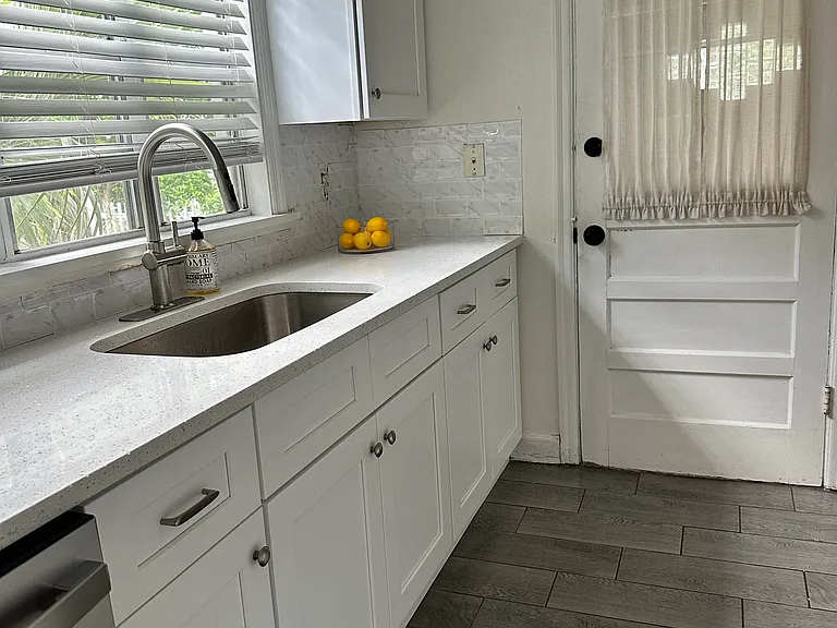523 Shoreview Ave — Photo 20