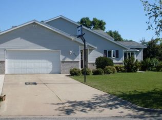 929 Dana Ln, Holmen, WI 54636
