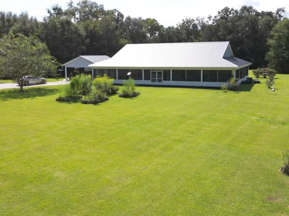 594 Green Bay Rd, Chipley, FL 32428