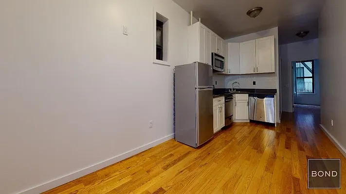 Rented by Bond New York | media 28