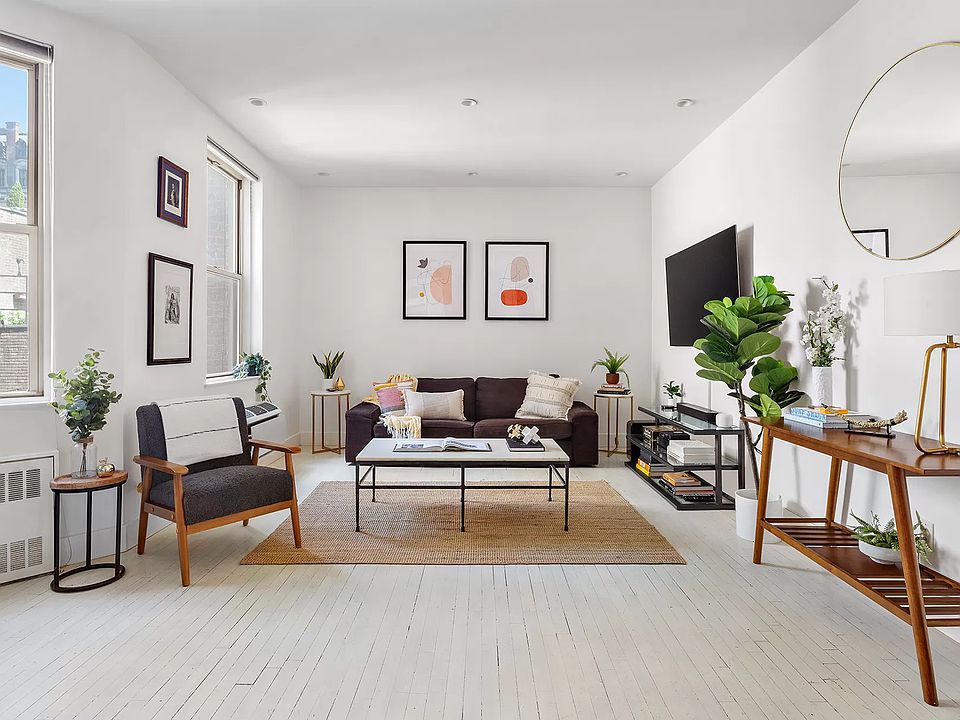 1st image of 15 E 10th St APT 5A