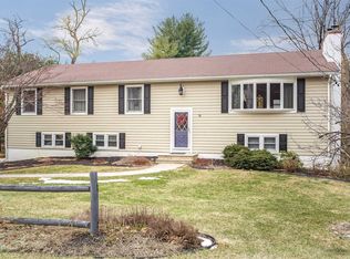 18 Pasture Ln, Poughkeepsie, NY 12603