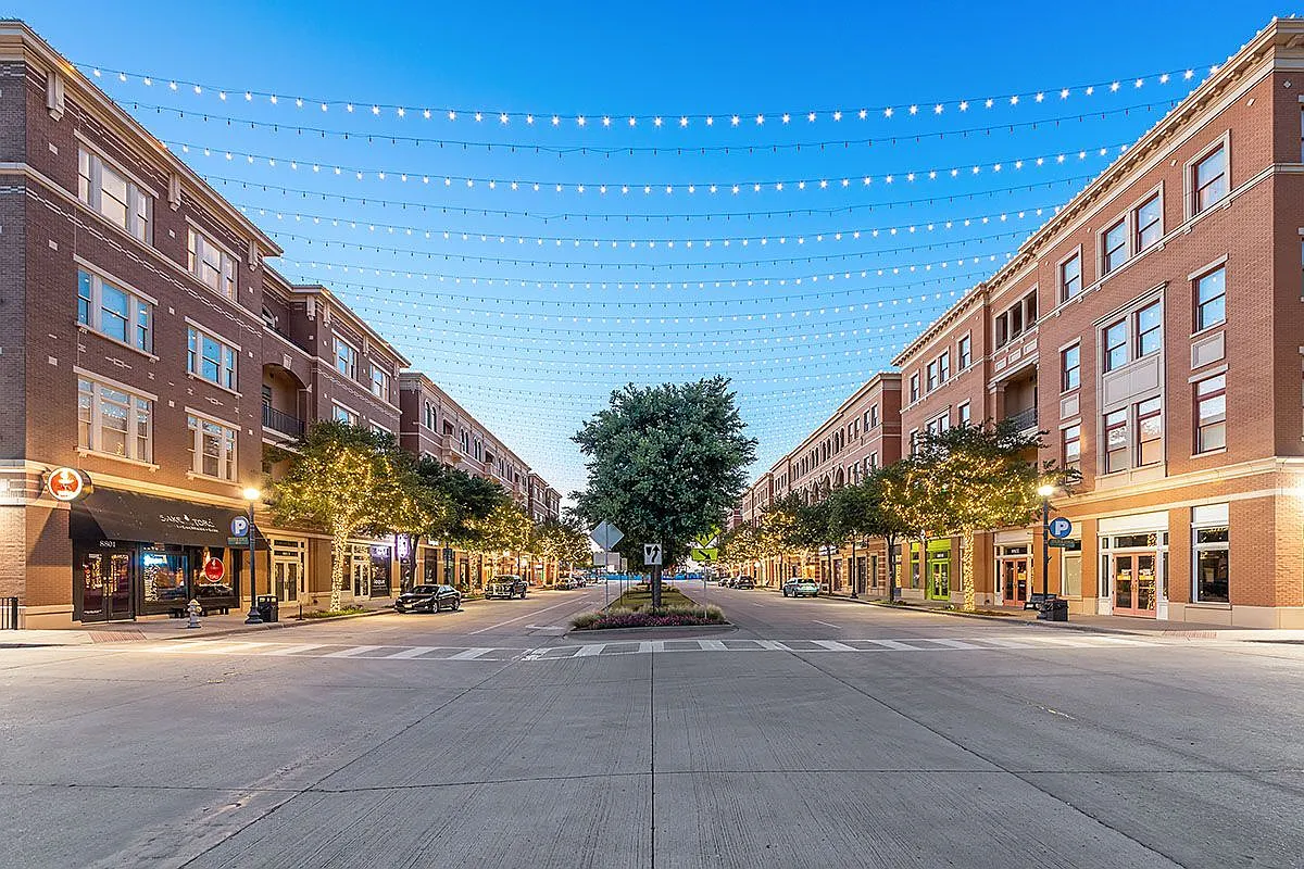 The Plaza at Frisco Square — Photo 4