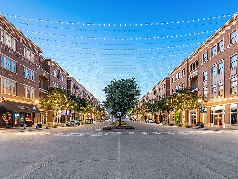 The Plaza at Frisco Square — Photo 4