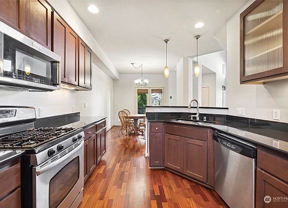 4th image of 4838 Pointes Dr