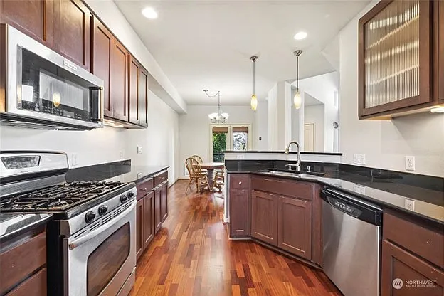 4838 Pointes Dr — Photo 4