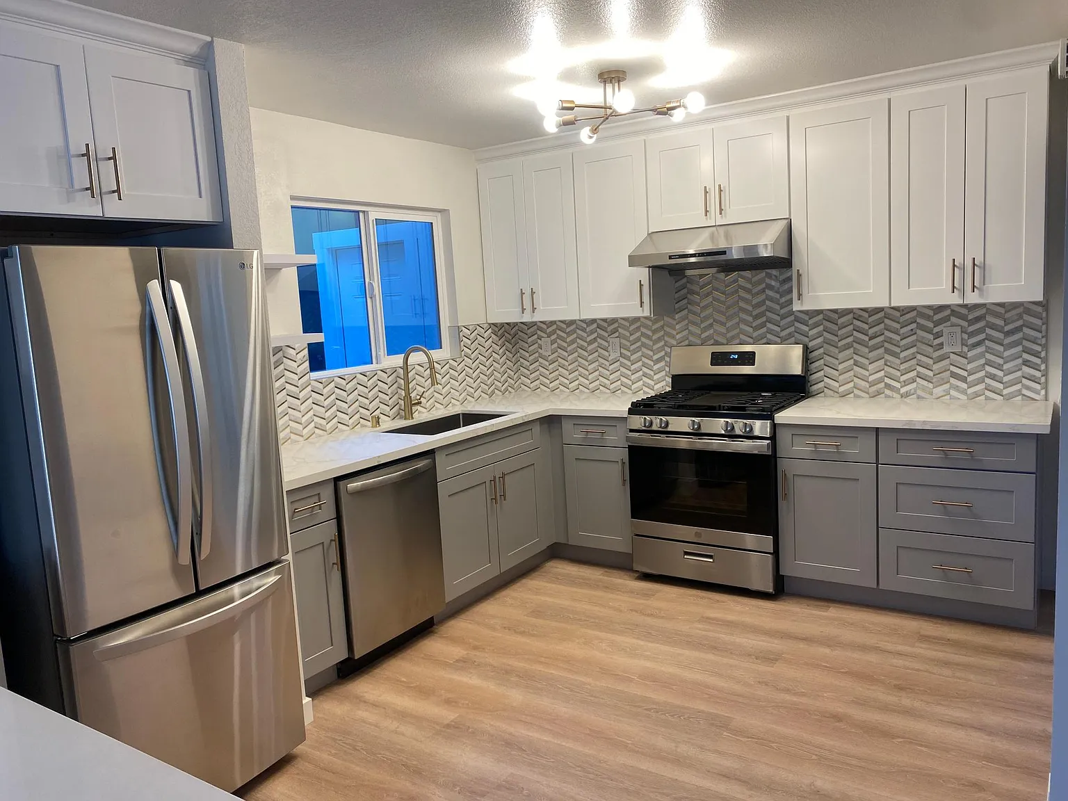 312 Dumbarton Ave photo 1