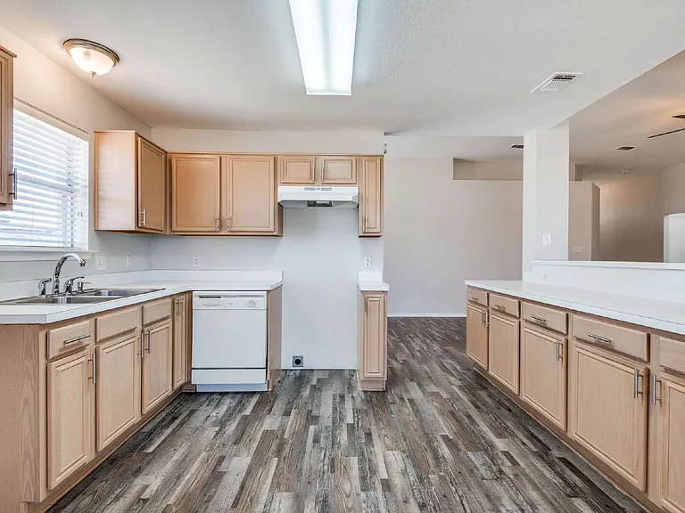 3111 Ponds Edge Trl — Photo 10