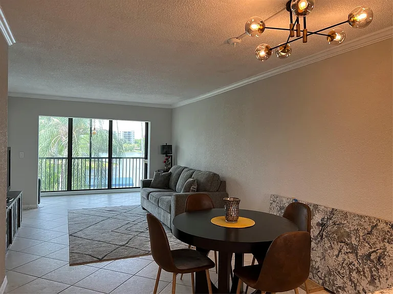 2220 N Cypress Bend Dr #301 — Photo 4