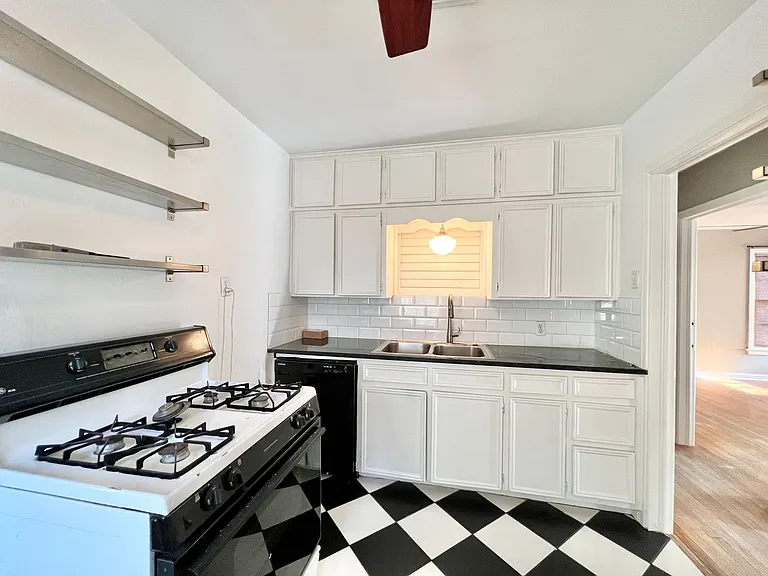1510 S Montreal Ave — Photo 5