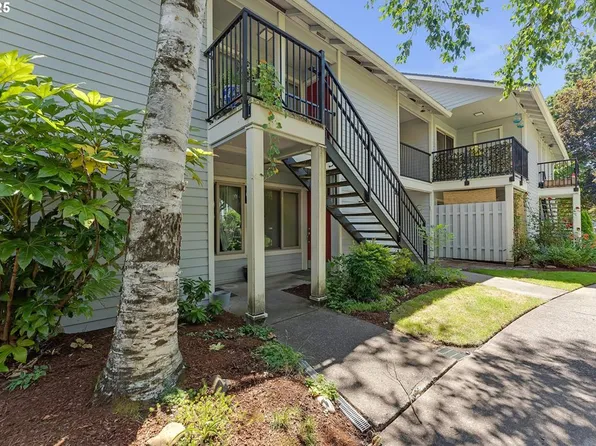 86 Kingsgate Rd Unit A202, Lake Oswego, OR 97035