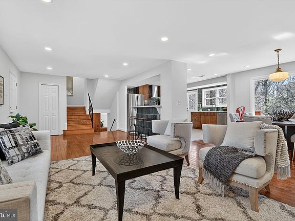 5th image of 10605 Meadowhill Rd