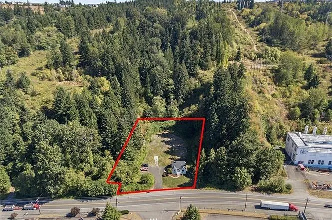 1921 E Valley Hwy — Photo 3