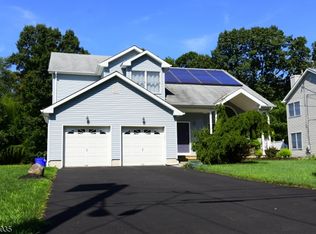 1526 Greenwood Dr, Piscataway, NJ