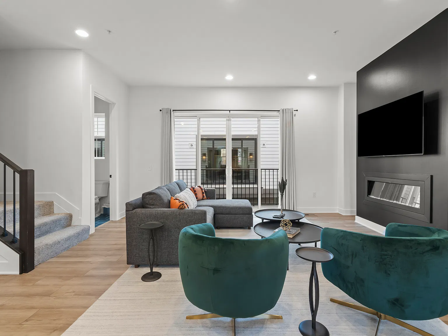 2 bed, 2454 sqft, $7,500 — Photo 1