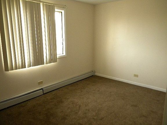 4th image of 1321 N Baldwin Ct Unit 2C