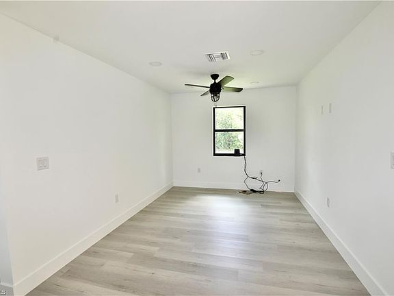 4th image of 1725 Acremaker Rd