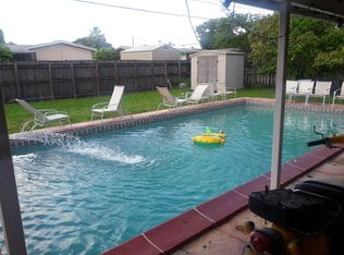 7111 SW 13th St, Pembroke Pines, FL 33023