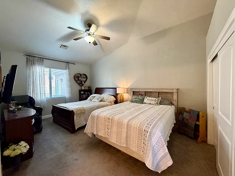 457 Highland View Ct — Photo 17