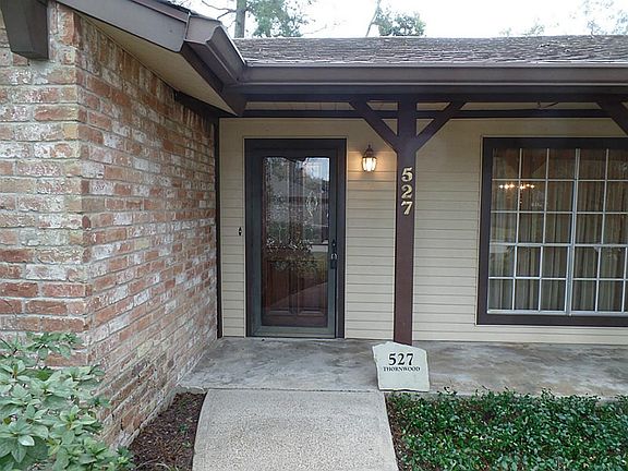 3rd image of 527 Thornwood Dr