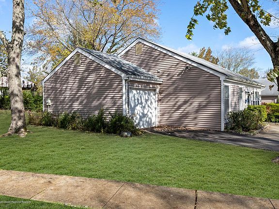 4th image of 3 Thyme Dr