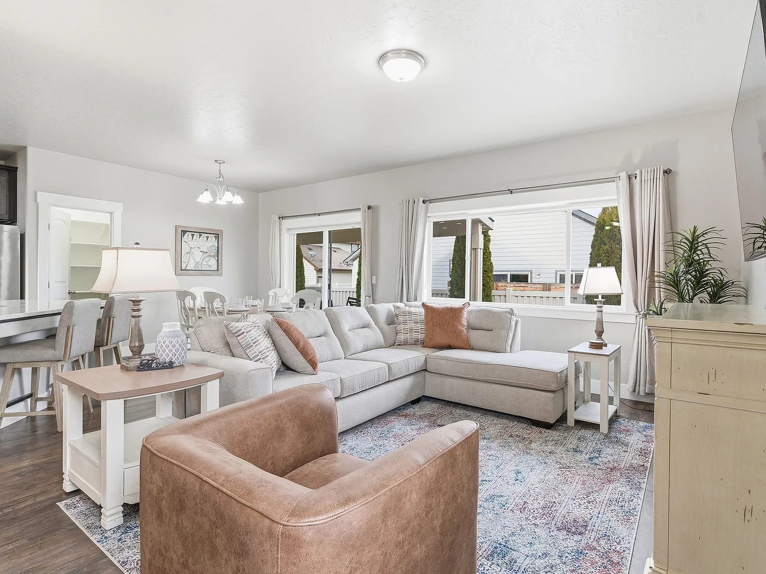 1136 Overland Trl — Photo 1