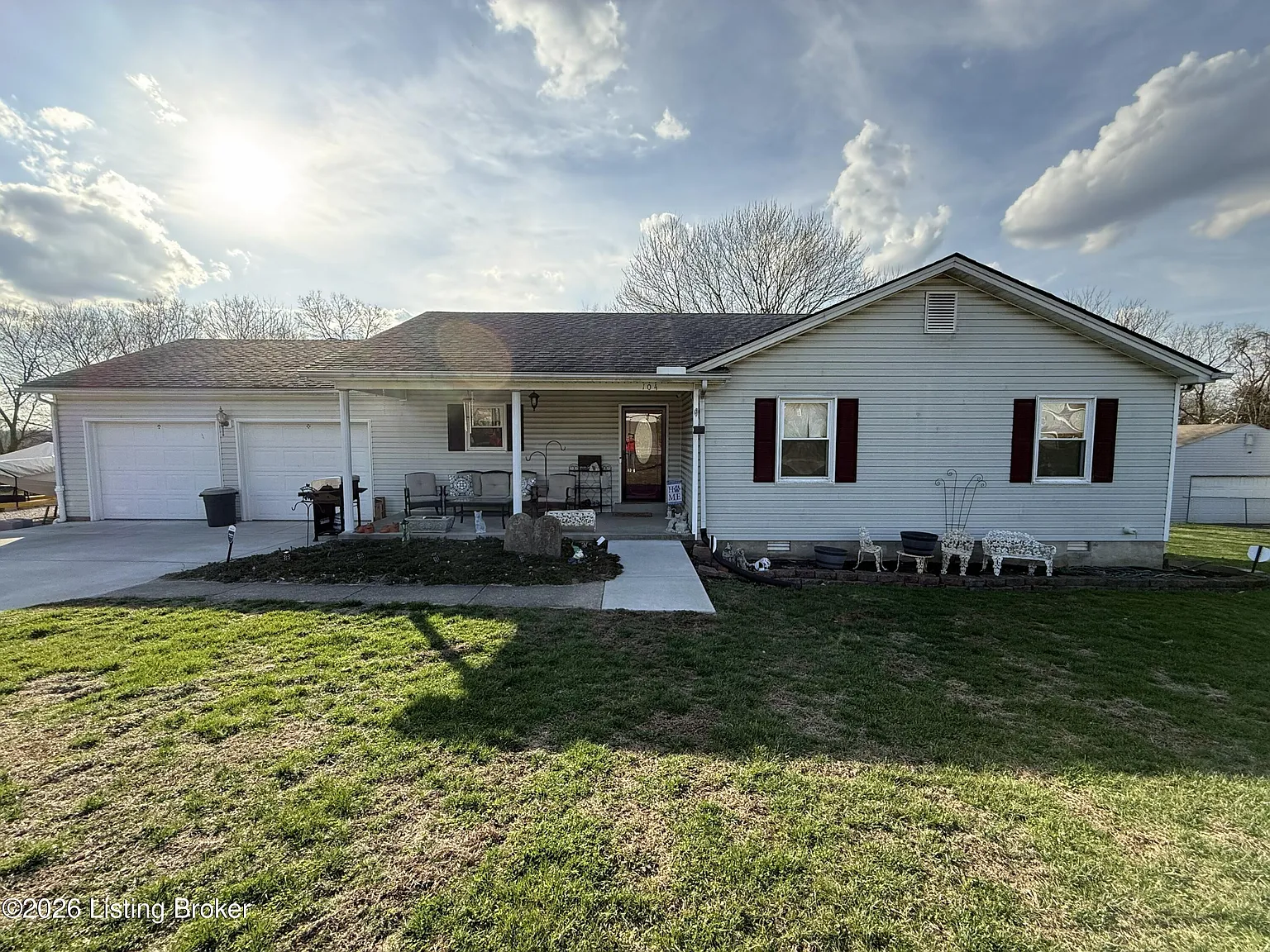 104 Thomas St photo 1