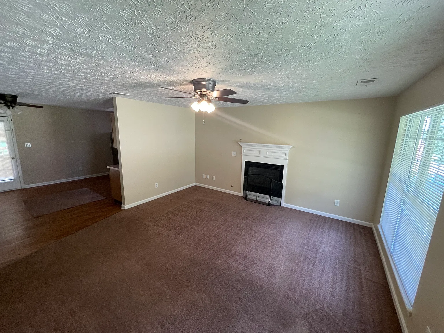 3 bed, 1189 sqft, $1,550 — Photo 4