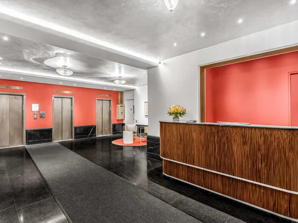 307 East 44th Street image 10 of 27