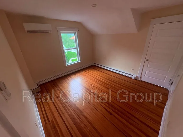 376 Kenwood Ave — Photo 42