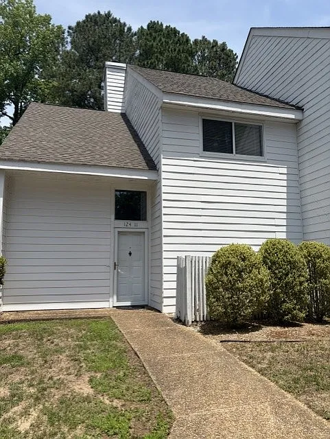 124 Governor Berkeley Rd — Photo 2