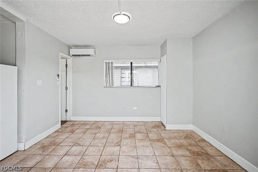 2 bed, 1.0 bath, 611 sqft, $1,200 — Photo 3