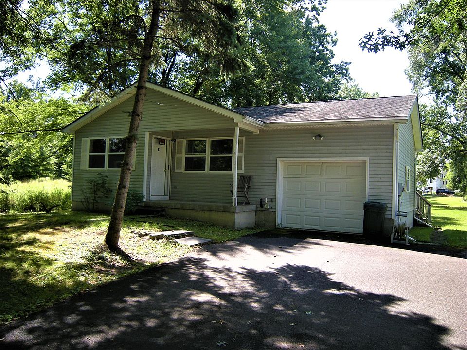 1st image of 16 Memorial Dr