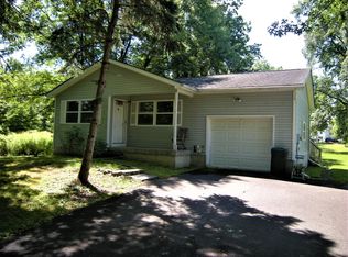 16 Memorial Dr, Tivoli, NY 12583