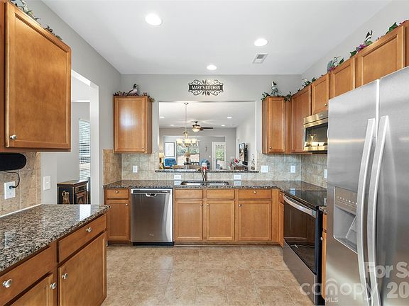 3rd image of 20237 Dovekie Ln