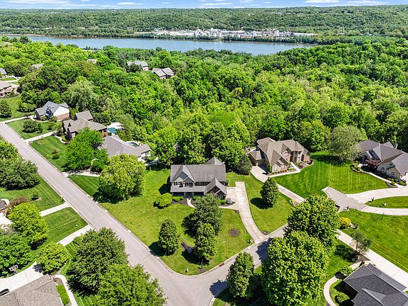 2nd image of 720 Broomtail Ln
