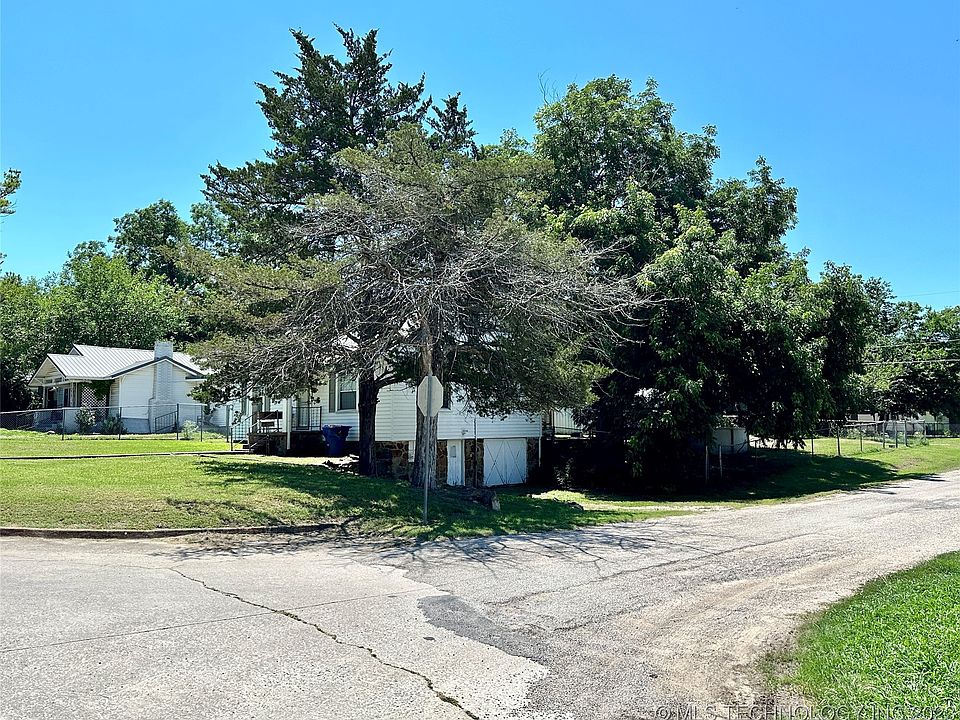 2nd image of 631 W 22nd St